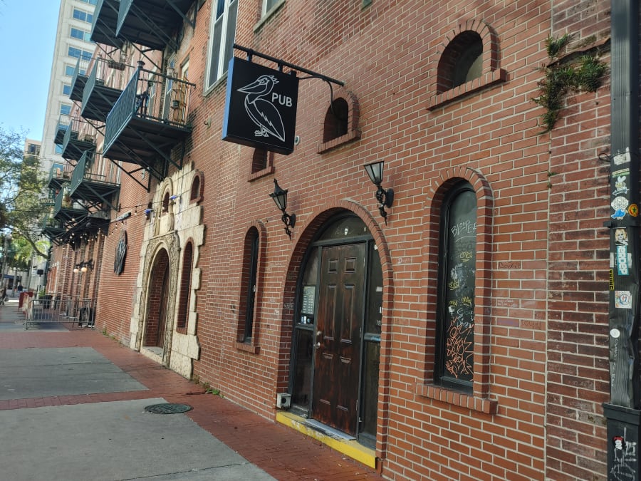 Pelican Pub – photo 2